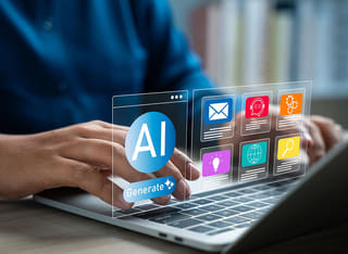 Investor kripto pemula mempelajari dasar trading AI otomatis